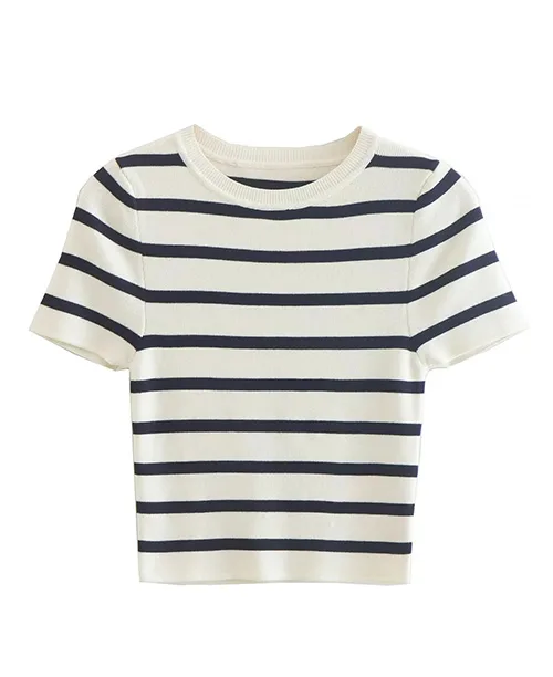 Blusa cropped feminina listrada preto e branco - imagem 7