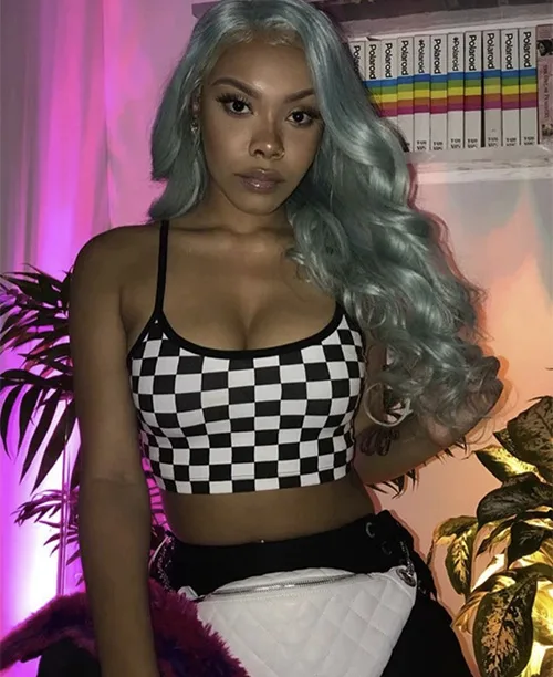 Cropped feminino xadrez preto e branco - imagem 3