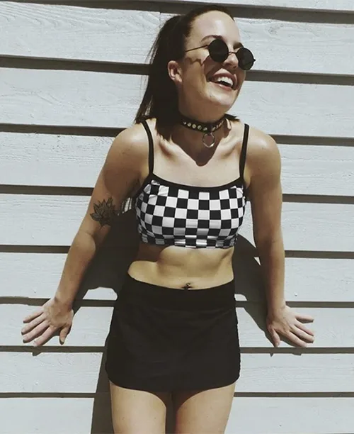 Cropped feminino xadrez preto e branco - imagem 4