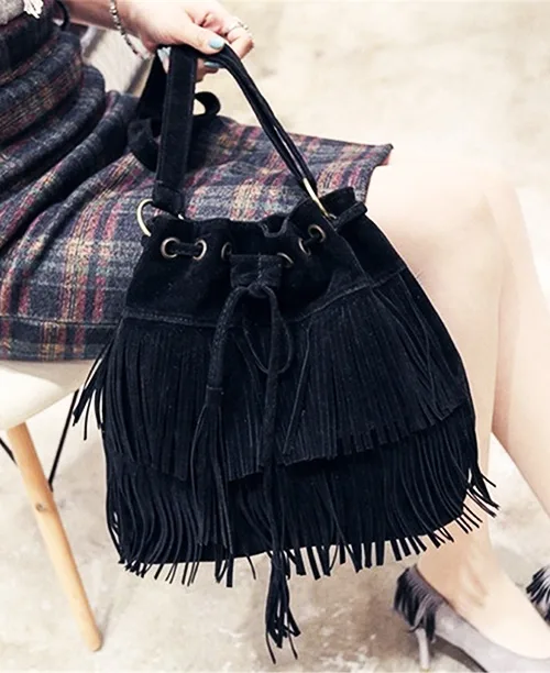 Bolsa saco feminina com franjas - imagem 6