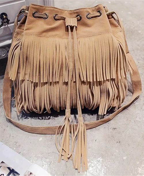 Bolsa saco feminina com franjas - imagem 5