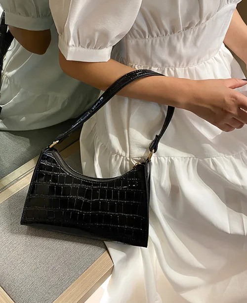 Bolsa de ombro pequena de couro sintético - imagem 6