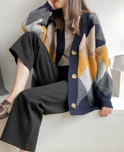Cardigan xadrez feminino de tricô - imagem 10