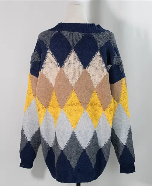 Cardigan xadrez feminino de tricô - imagem 12