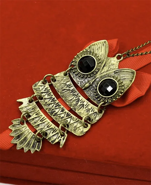 Colar feminino com pingente de coruja - imagem 3