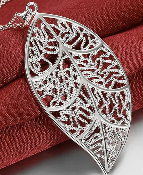Conjunto de brincos e colar de folhas prateadas - imagem 3