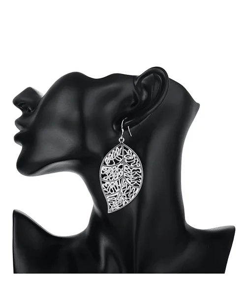 Conjunto de brincos e colar de folhas prateadas - imagem 5