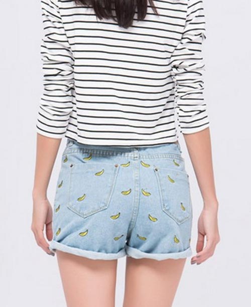 Shorts jeans feminino bananas bordadas