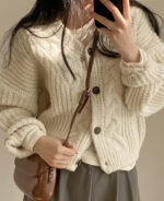 Cardigan feminino de tricot grosso