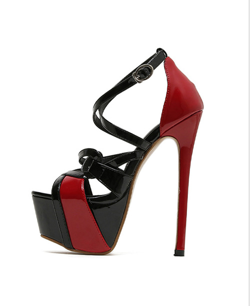 Peep Toe vermelho e preto salto fino