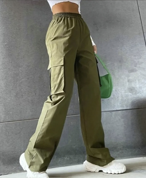 Calça cargo feminina de sarja